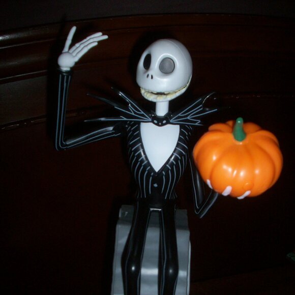 2025 DISNEY PARKS MICKEYS NOT SO SCARY HALLOWEEN JACK Skellington POPCORN BUCKET - Picture 2 of 8